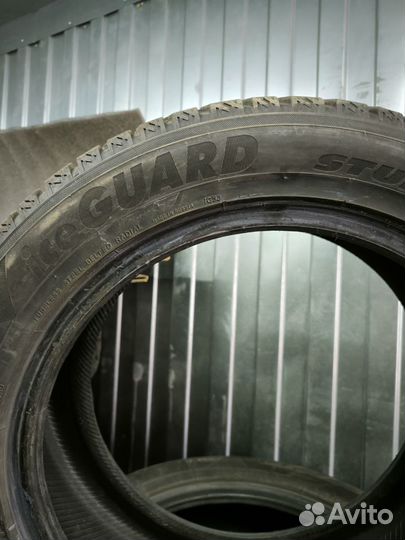 Yokohama Ice Guard IG55 215/55 R17 98T