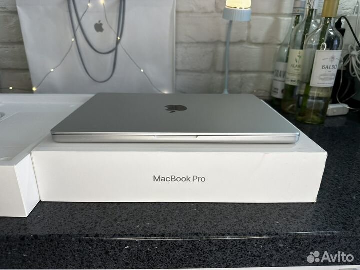 MacBook Pro 14 2021 M1 Pro/16GB/512SSD/Идеал