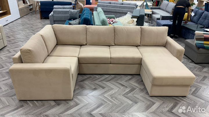 Большой угловой диван