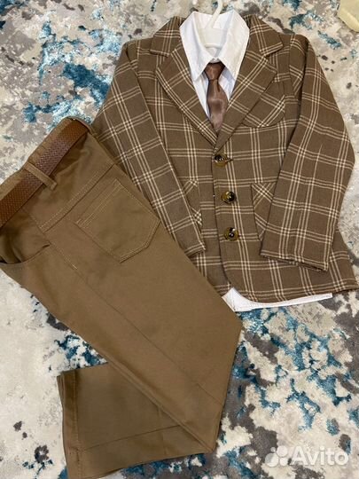 Нарядный Костюм для мальчика 110р