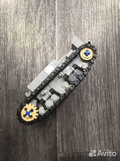 Lego танк
