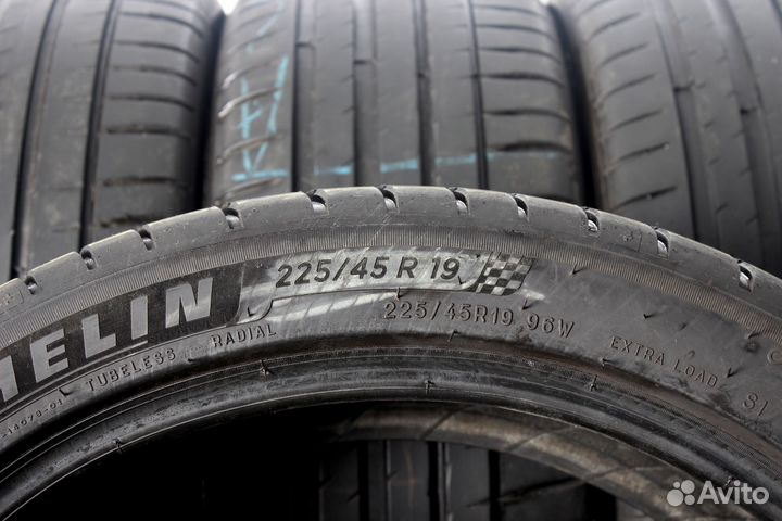 Michelin Pilot Sport 4 225/45 R19 96W