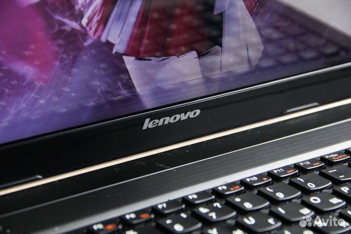 Lenovo 15 B570 i3 - 4 RAM - 300hdd