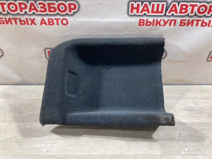 Обшивка багажника правая Bmw X5 (E-70) 2010