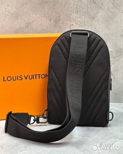 Сумка-слинг Pilot Louis Vuitton