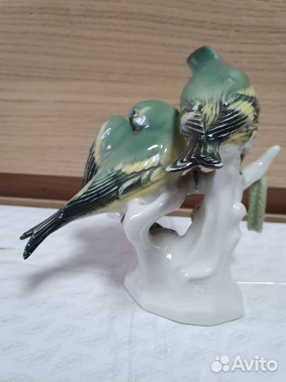 Фарфоровые статуэтки птицы Германия Рудольштадт Ун