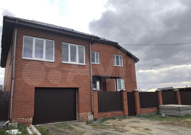 Дом 396,6 м² на участке 8 сот.