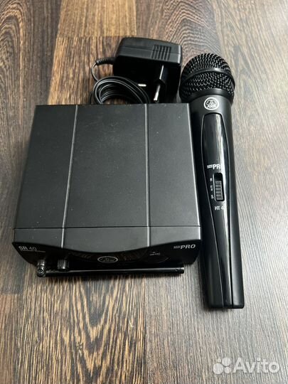 Радиомикрофон AKG WMS40