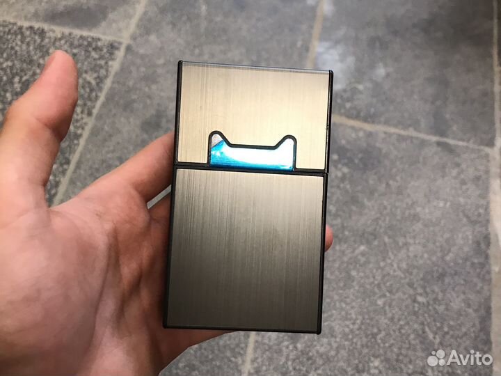 Новый портсигар с электронной зажигалкой