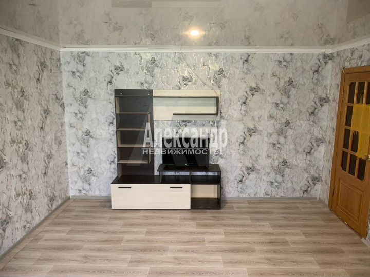 2-к. квартира, 46 м², 1/9 эт.