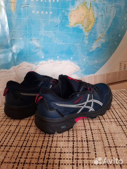 Трекинговые кроссовки asics gel venture 8