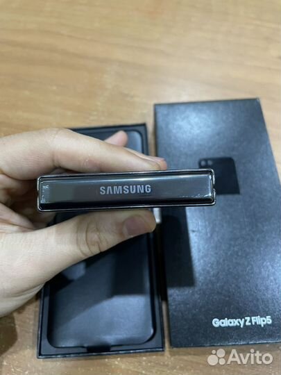 Samsung Galaxy Z Flip5, 8/512 ГБ