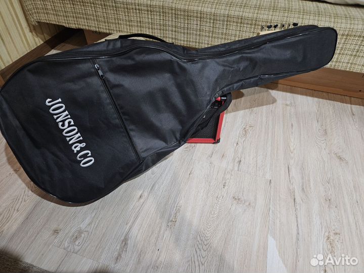 Электрогитара с комбоусилителем