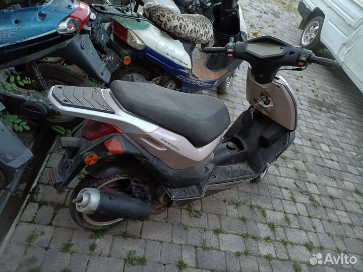 Скутер Китай 50кубов 2такта