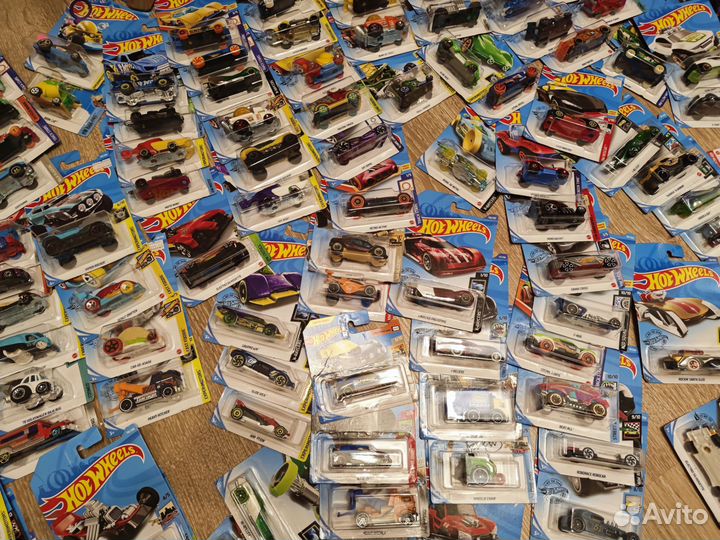 Машинки Hot Wheels