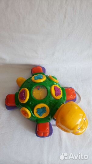 Игрушка на колесиках 