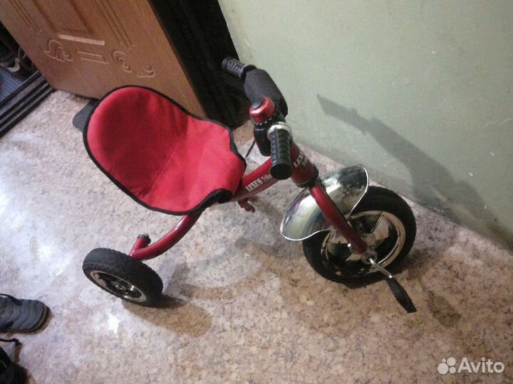 Трехколесный велосипед