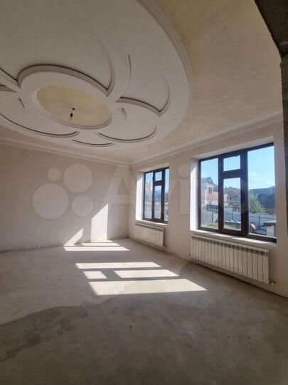 Дом 312,7 м² на участке 6 сот.