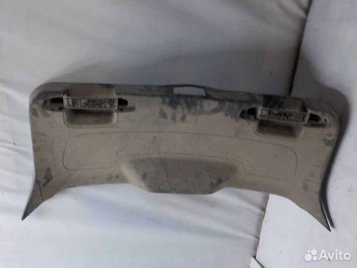 Обшивка крышки багажника Ford Focus 3