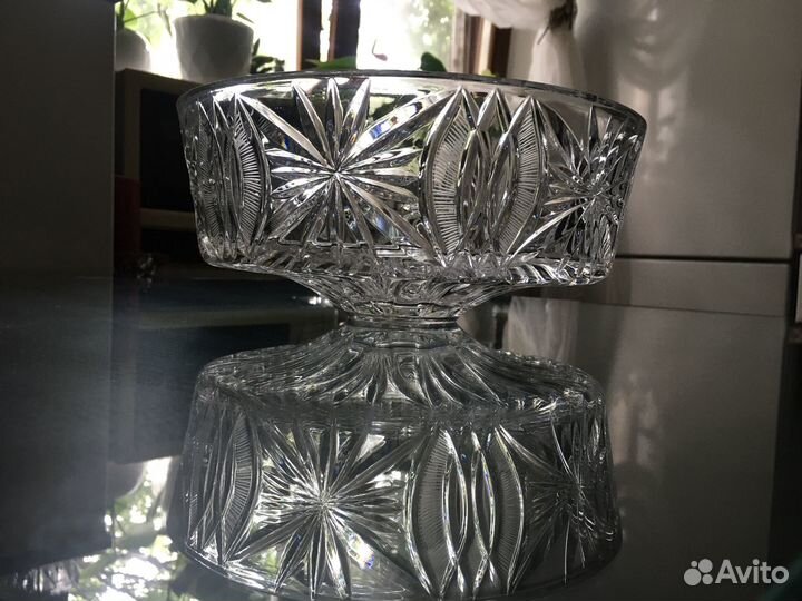 Большие хрустальные вазы