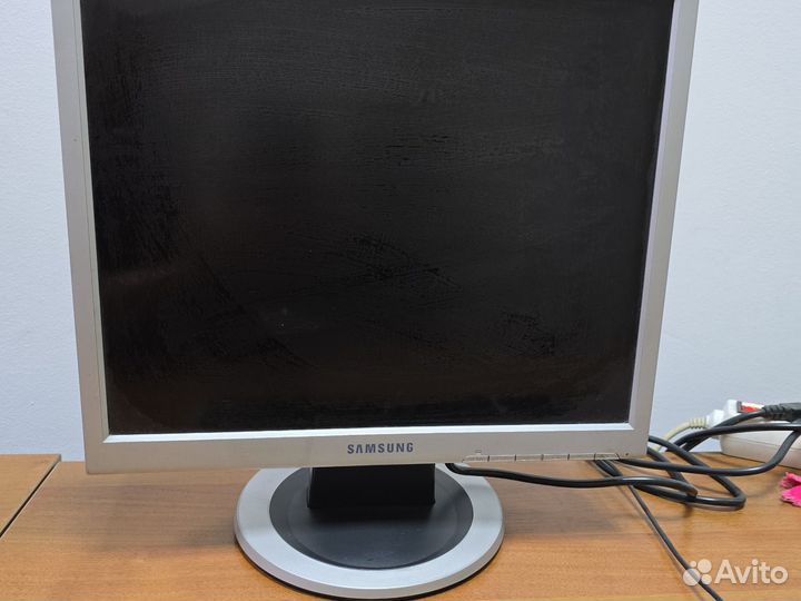 Монитор для компьютера samsung 710N