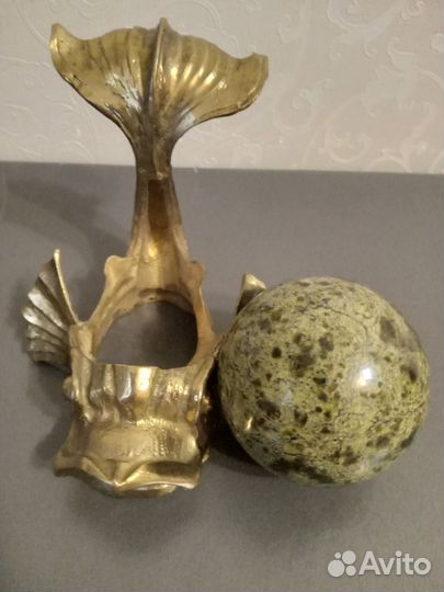 Рыба-кит бронза, шар - камень натуральный Змеевик