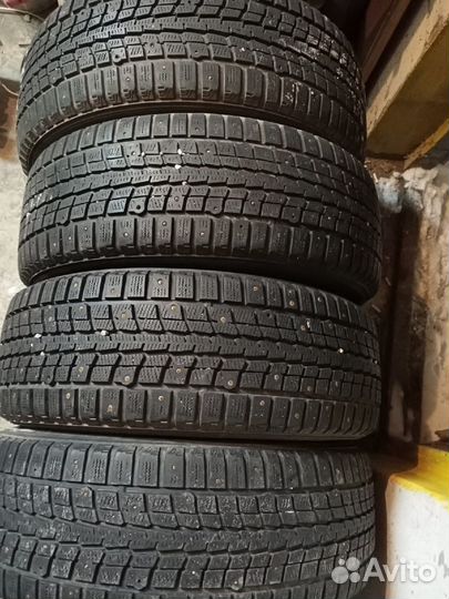 Dunlop SP Winter Ice 01 235/55 R18