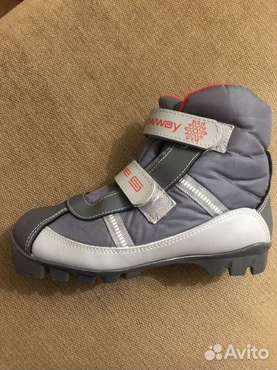 Лыжные ботинки