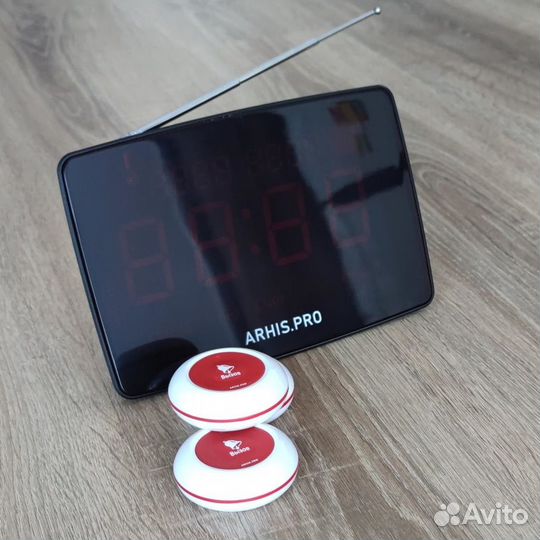 Кнпока вызова официанта и табло отображения вызова