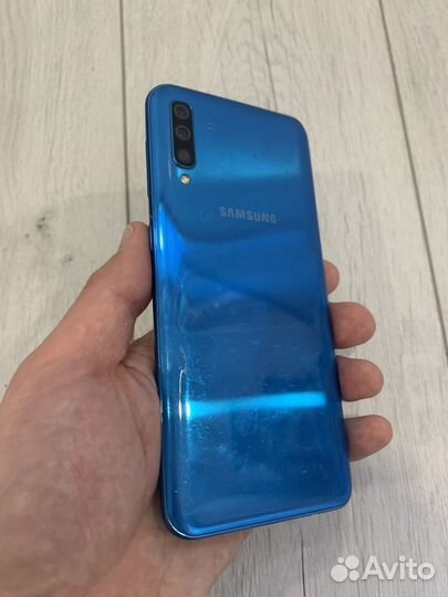Samsung Galaxy A50, 4/64 ГБ
