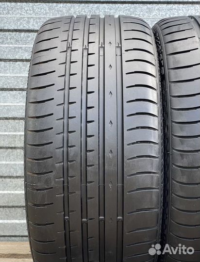 Accelera PHI 255/30 R21 95W