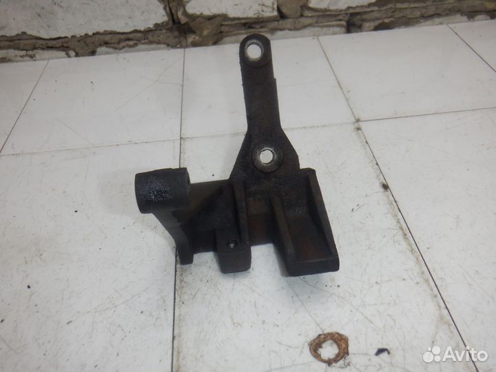 Кронштейн кпп Citroen C5