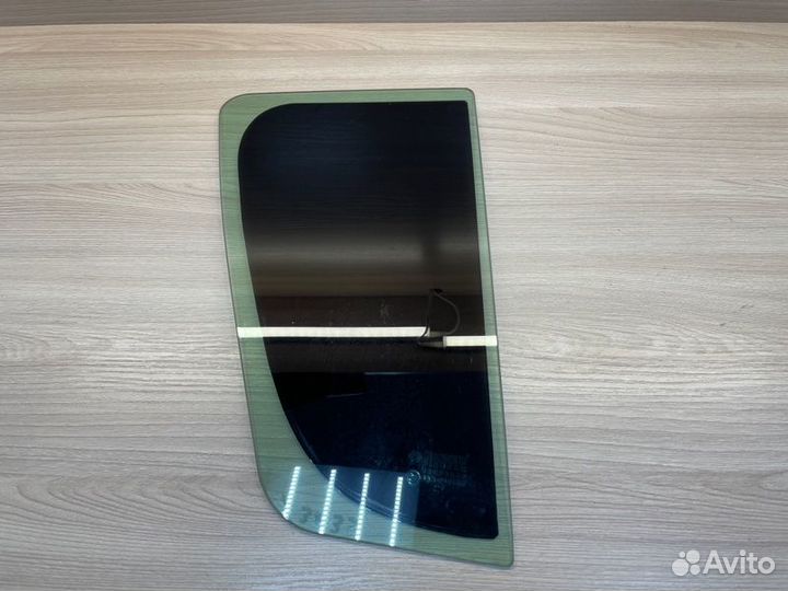 Форточка двери задняя правая Renault Sandero