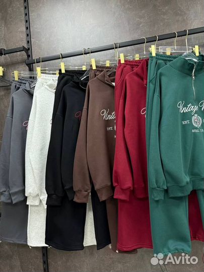 Костюм женский