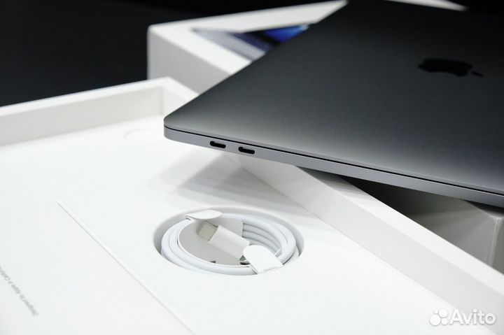 MacBook Pro (M2,2022) 8/512 гб, Space Gray (mnej3)