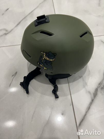 Горнолыжный шлем