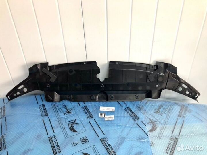 Накладка замка капота Toyota Lc Prado 150