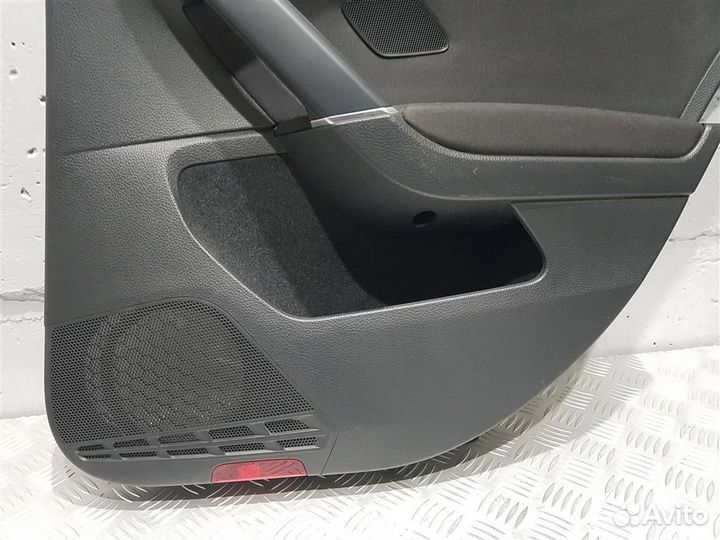 Обшивка двери задняя Volkswagen Golf 7 5G6867212DJ