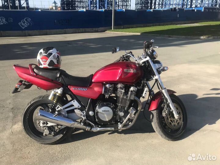 Yamaha XJR 1200