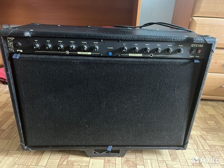 Ламповый комбоусилитель AMT GTC100