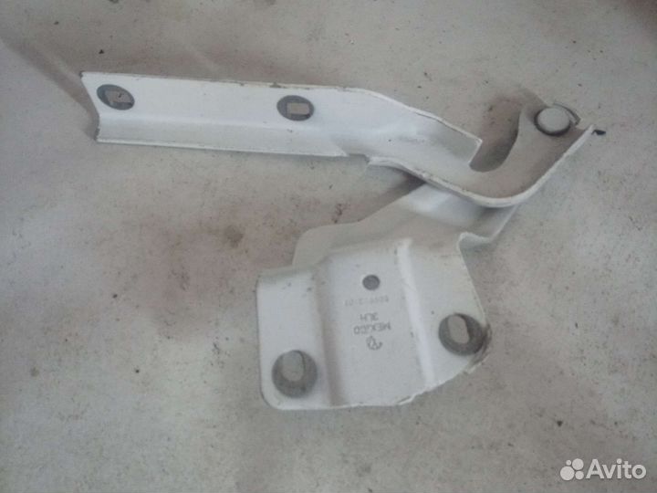 Петля капота volkswagen jetta 6