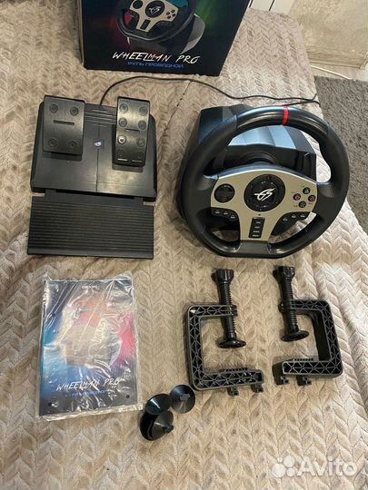 Игровой руль с педалями