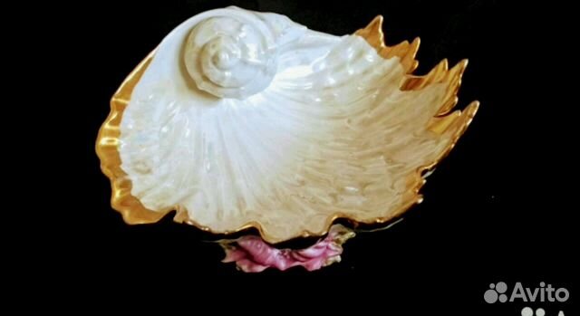 Фарфоровая ваза-конфетница