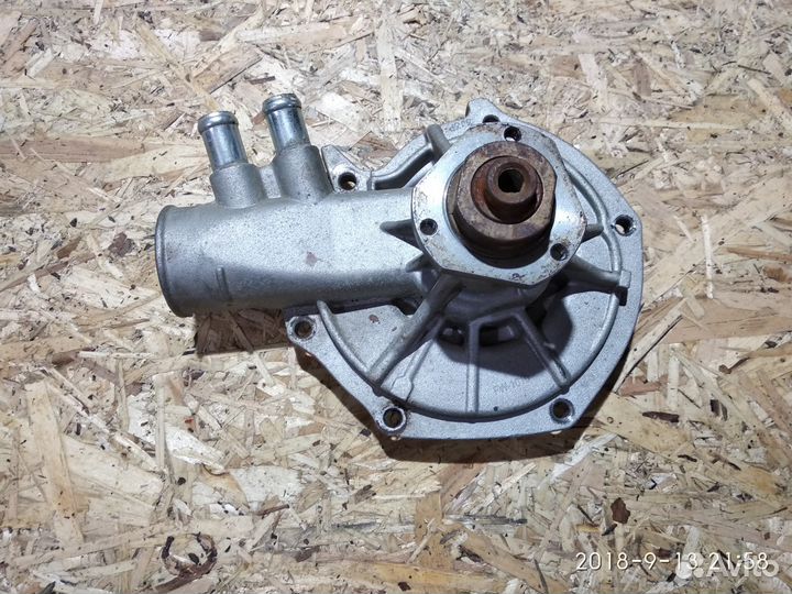 Помпа на опель омега двигатель 2.6л