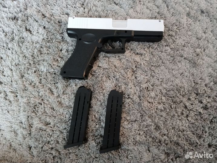 Игрушечный пистолет Glock18 9x19
