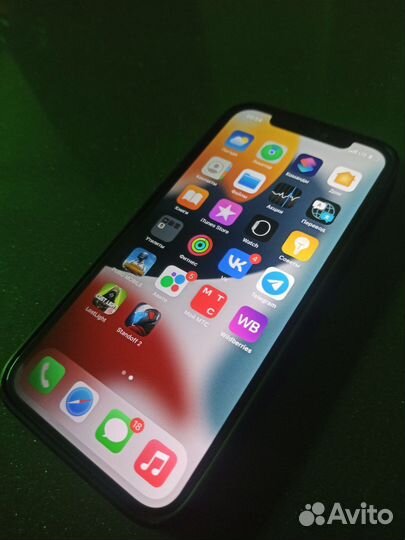 Телефон iPhone 12
