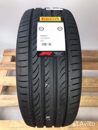 Pirelli Powergy 235/45 R17