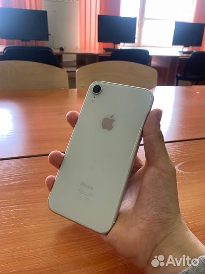 iPhone Xr, 64 ГБ
