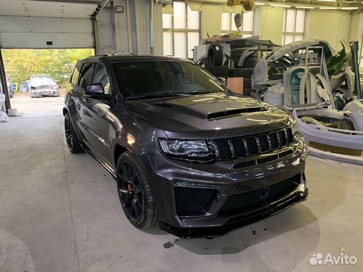 Передний бампер Jeep Grand Cherokee SRT8