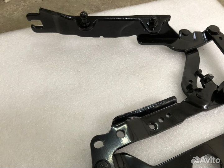 Петля капота правая Bmw 7 F01 2008-2015